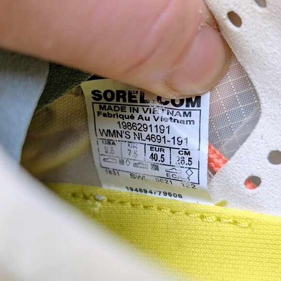 Sorel Women's Kinetic Breakthru Tech Lace Sneakers size 9.5 - Picture 9 of 12